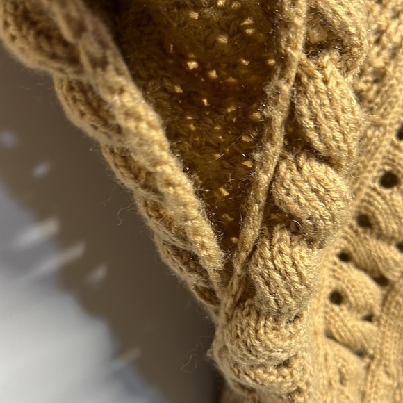 Ya Los Angeles Nuetral Poncho / Cape / Cloak - Picture 2 of 13